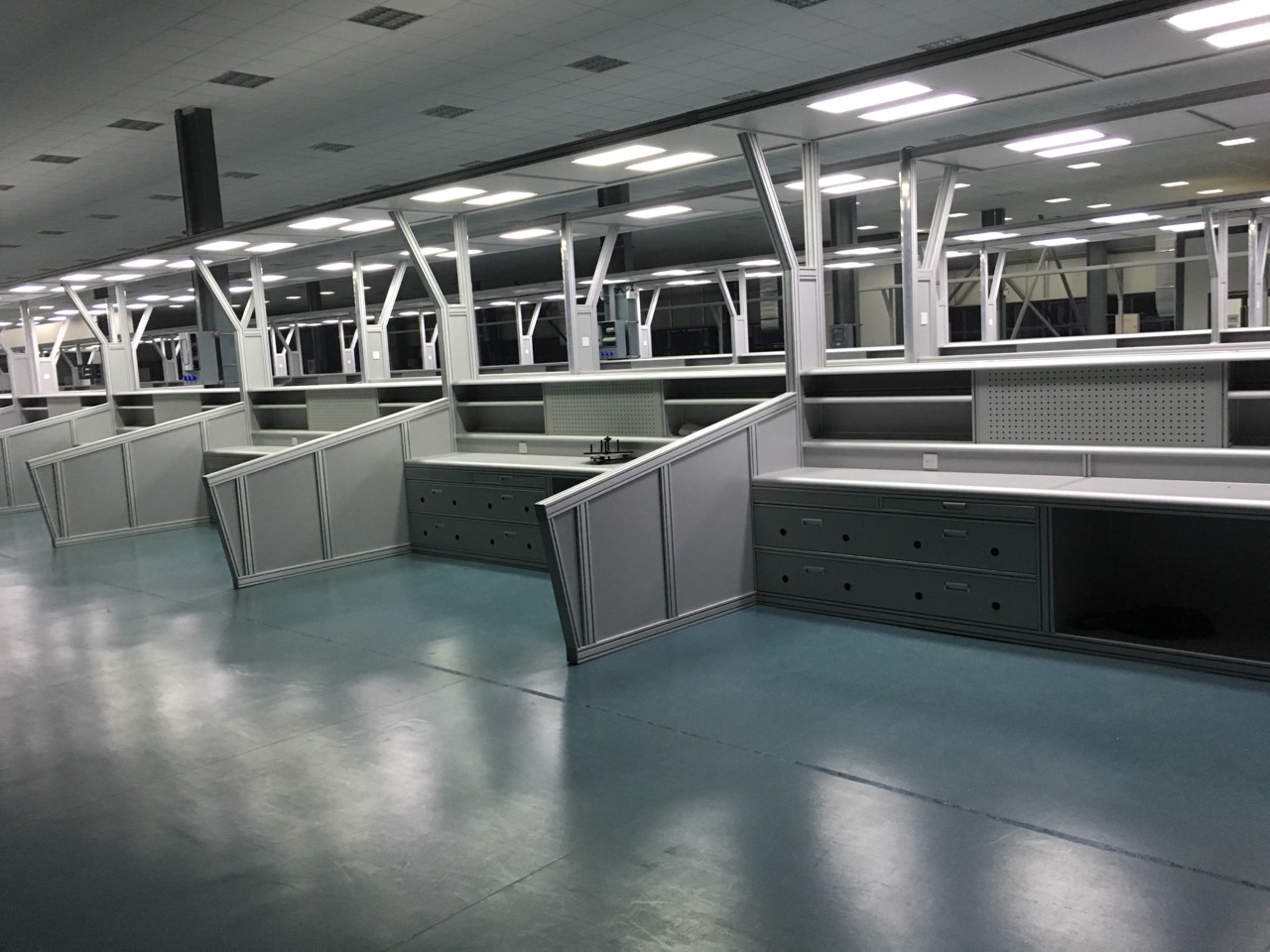 桃子视频官网更新在线观看流水线工作台