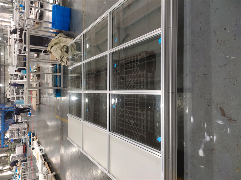 桃子视频官网更新在线观看车间围栏