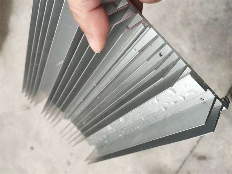 led散热外壳桃子视频官网更新在线观看挤压开模定制