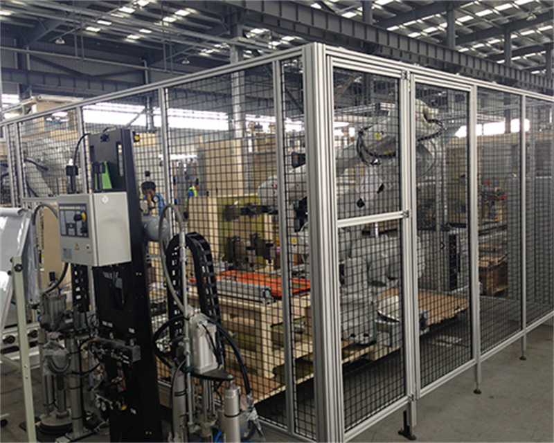 机器人桃子视频官网更新在线观看围栏