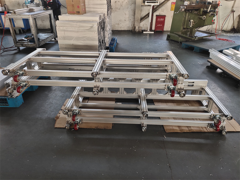 桃子视频官网更新在线观看柜子机架